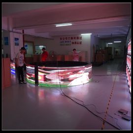 China Gebogener Bildschirm der Plakatwerbungs-LED, 6500 Nissen-farbenreiche Videowand distributeur